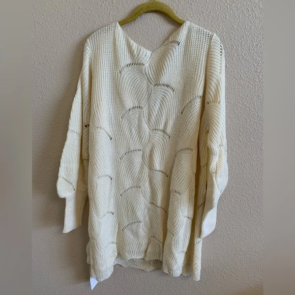 Bloomchic Plus Size Ivory Sweater NWT 🌴 - Picture 2 of 11